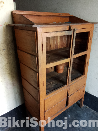 ব্যবহৃত একটি ফুল ফ্রেশ মিটকেস বিক্রি করা হবে